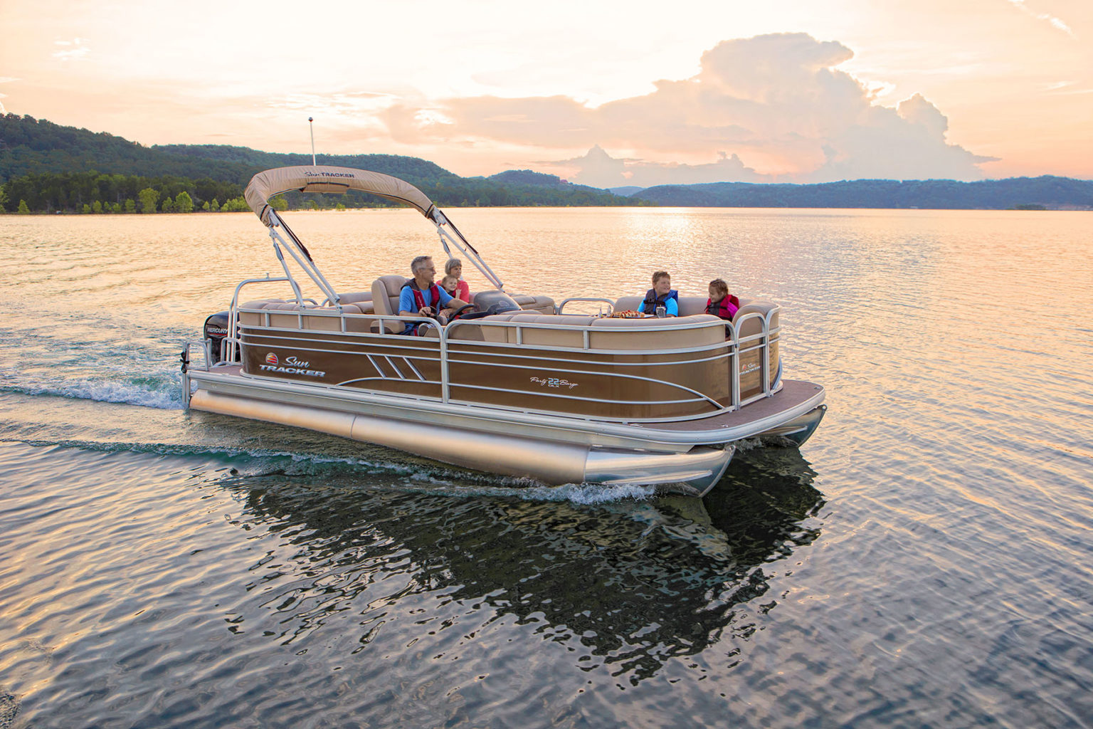SUN TRACKER PARTY BARGE 22 DLX Mojoboats